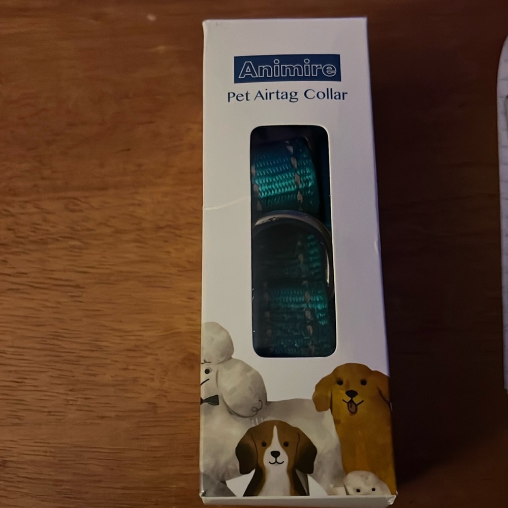 New in the box size medium Animire Pet AirTag Collar.